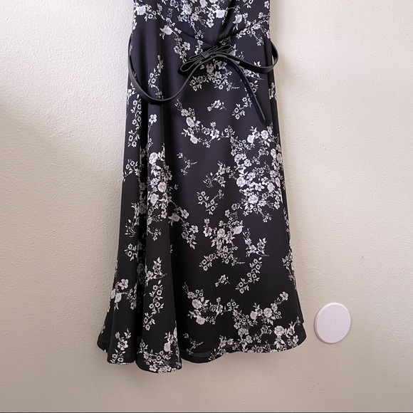 Elle Floral Black Dress - Picture 3 of 12